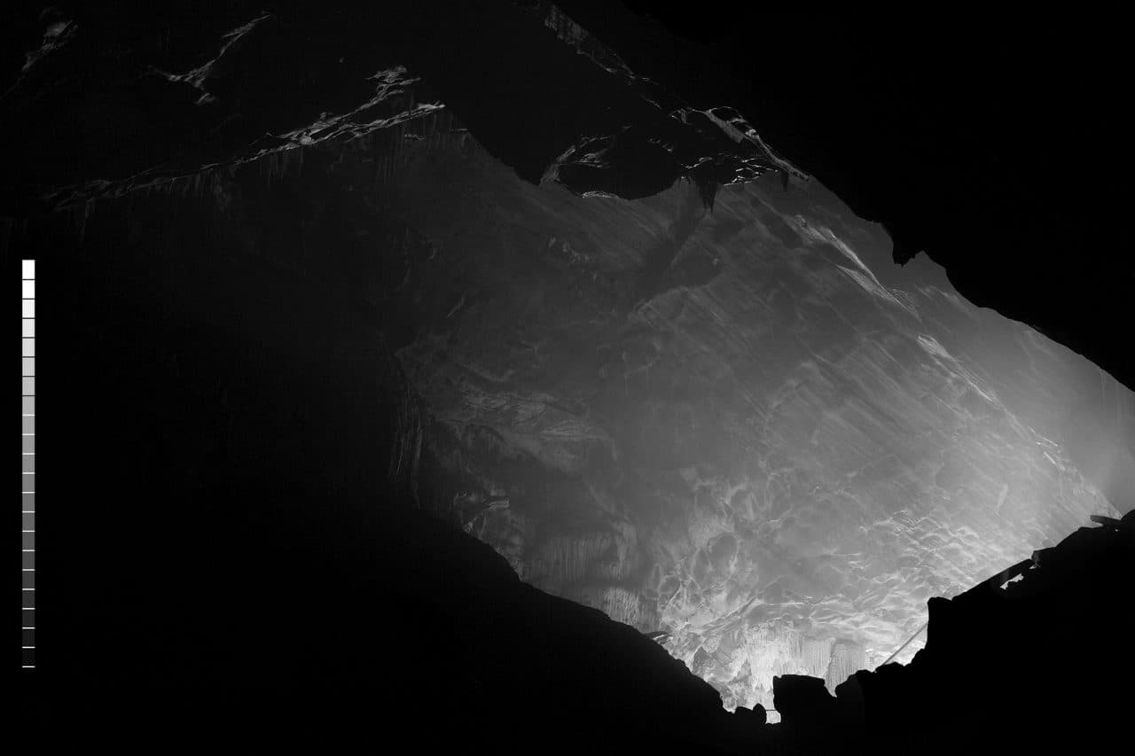 Cavernas I, 2013, 120x90xcm, Photography, UV inkjet on reflective film on aluminum